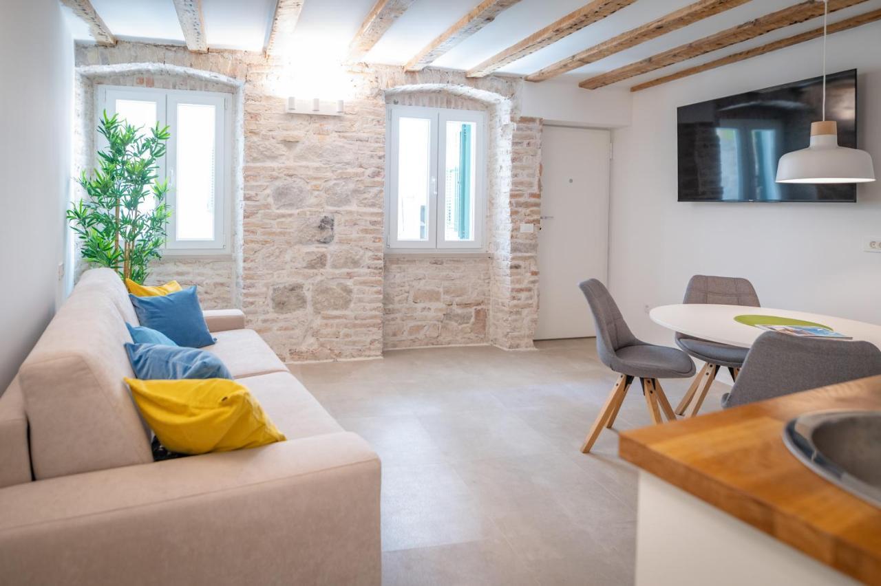 Vitelli Apartments And Rooms Split Exterior photo