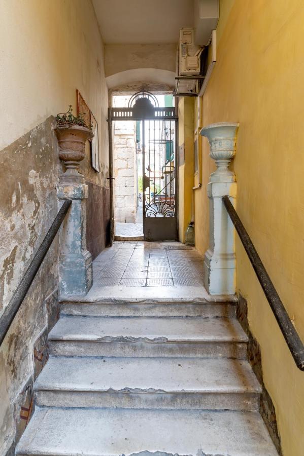 Vitelli Apartments And Rooms Split Exterior photo