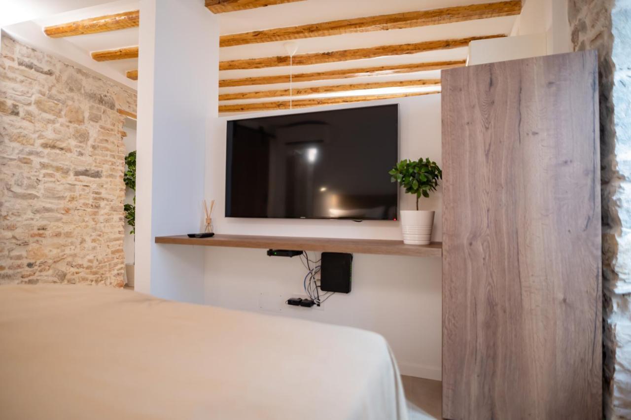 Vitelli Apartments And Rooms Split Exterior photo