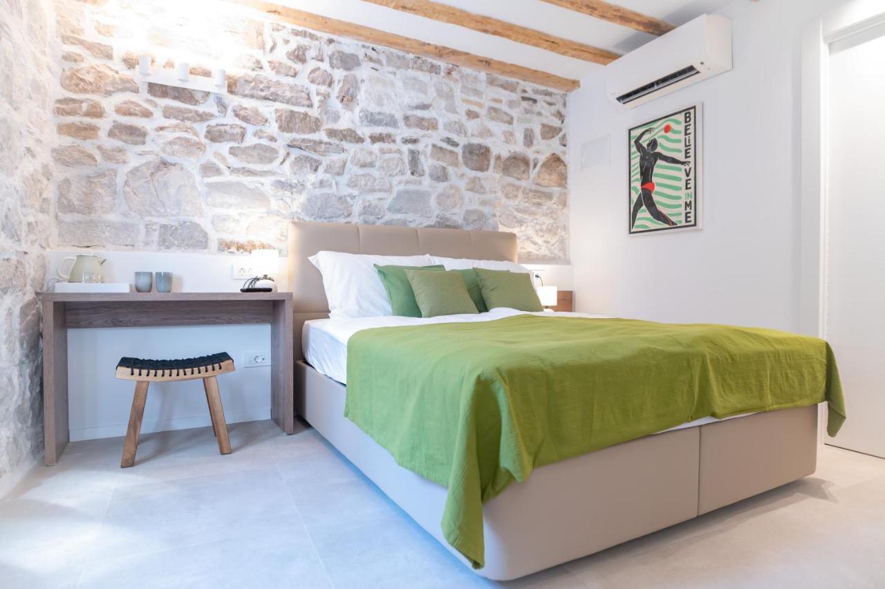 Vitelli Apartments And Rooms Split Exterior photo